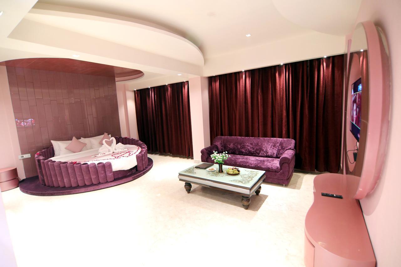 הרידוואר Hotel Grand Orchid מראה חיצוני תמונה