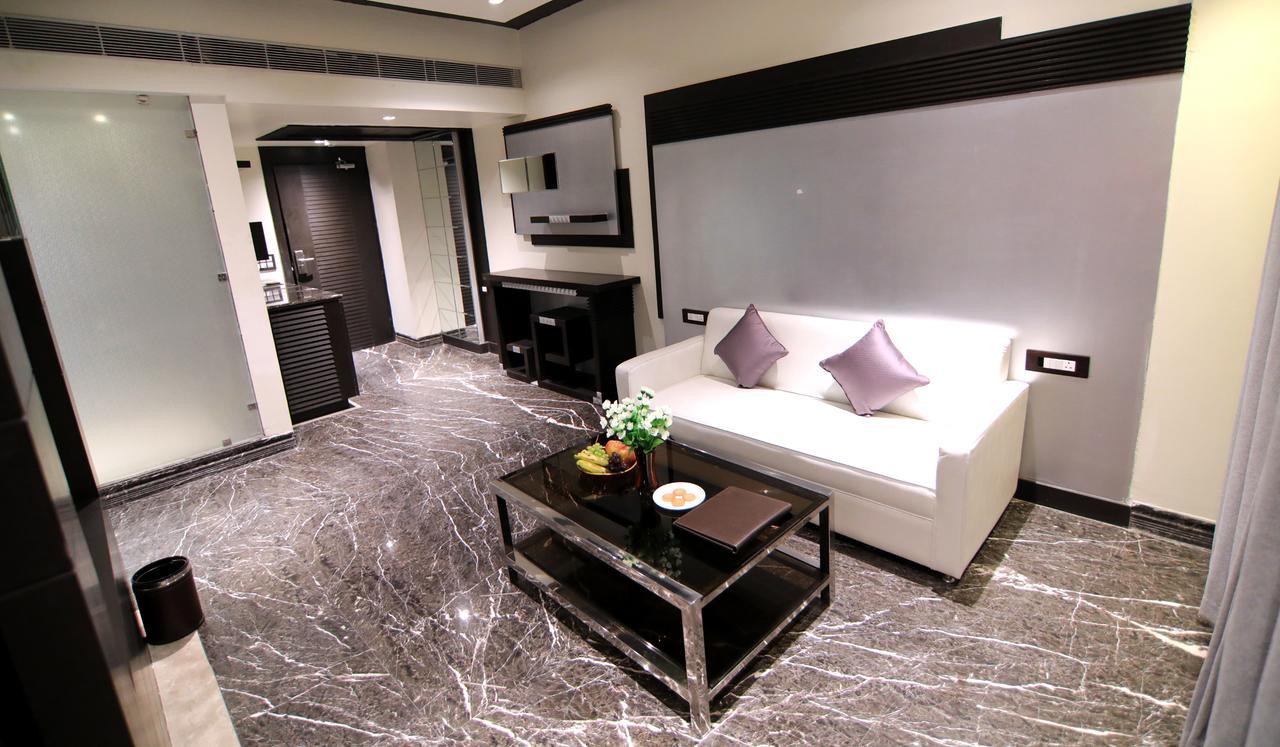 הרידוואר Hotel Grand Orchid מראה חיצוני תמונה