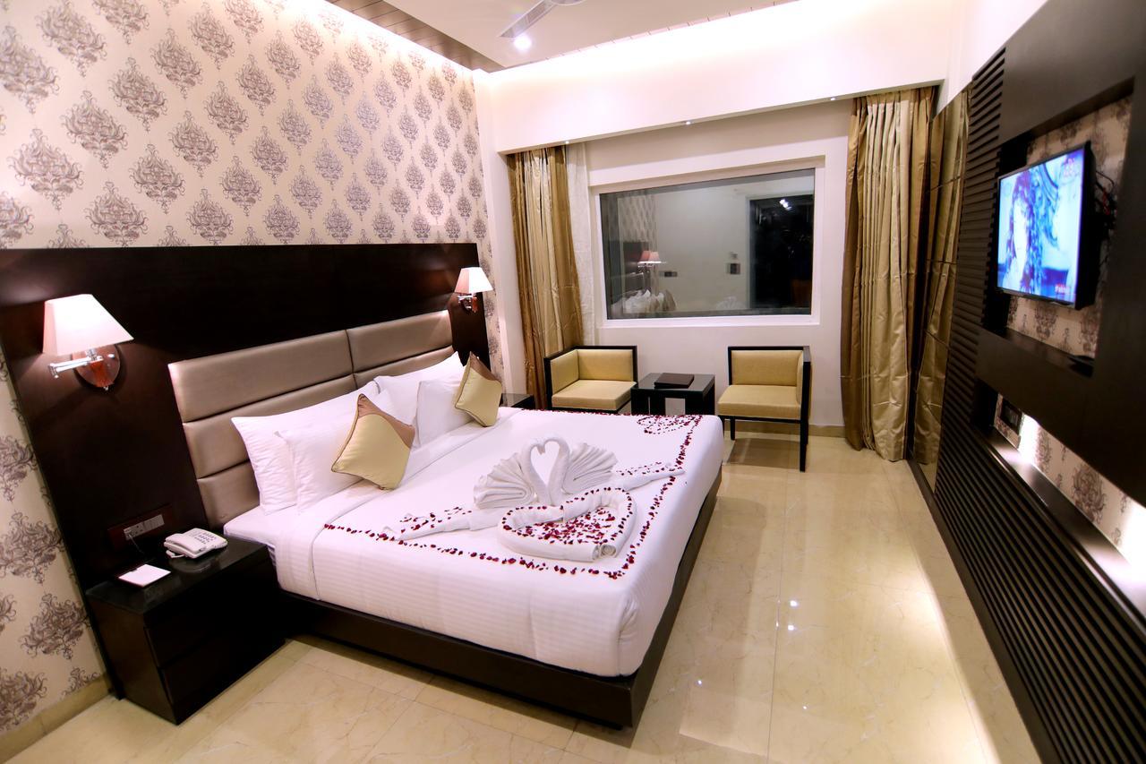 הרידוואר Hotel Grand Orchid מראה חיצוני תמונה
