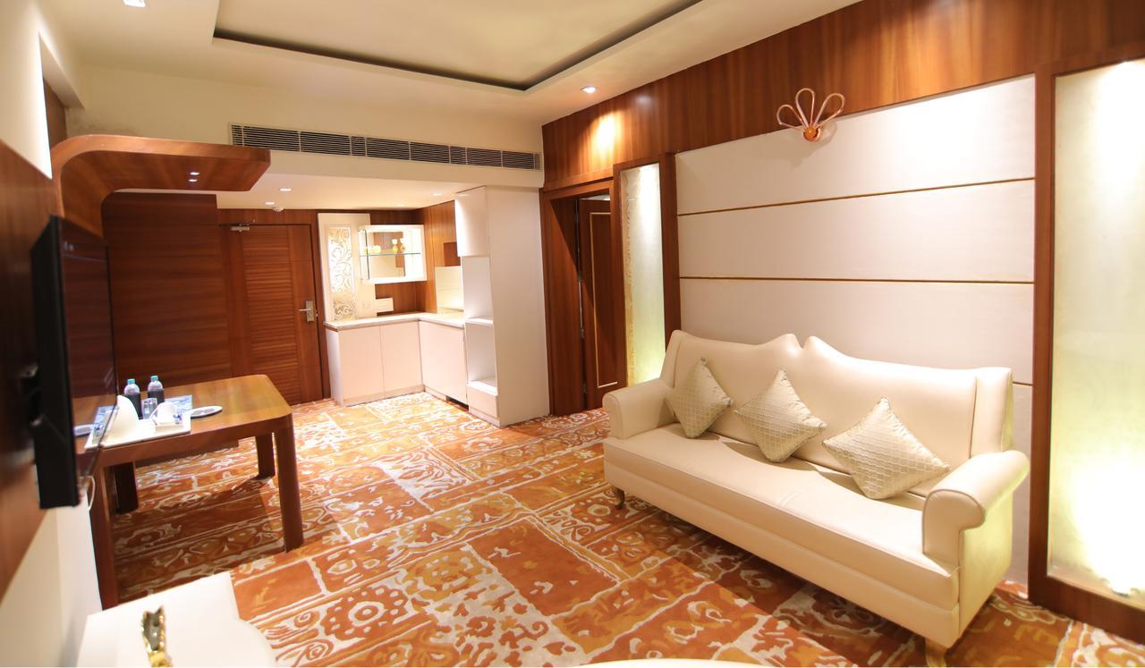 הרידוואר Hotel Grand Orchid מראה חיצוני תמונה